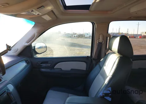 2008 Chevrolet Tahoe Lt z USA, uszkodzony, nr VIN 1GNFK13008R258930